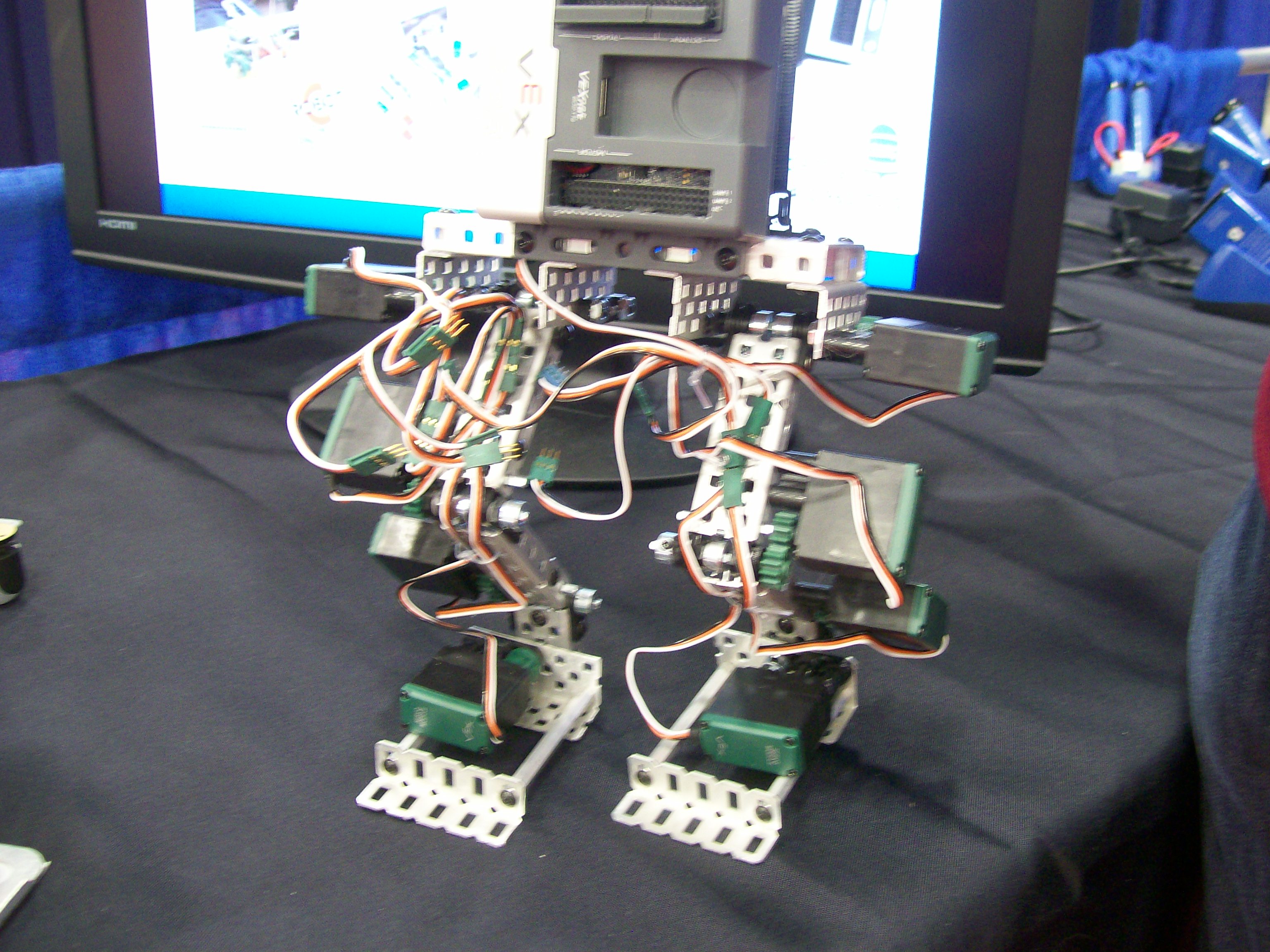 Vex Robotics Bipedal